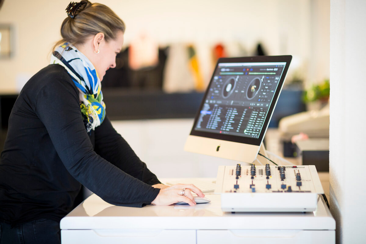 Ich tanzte sieben Tage die Woche und gleichzeitig war ich in meinem Couture-Atelier in meinem ursprünglich gelernten Beruf als Schneiderin tätig.